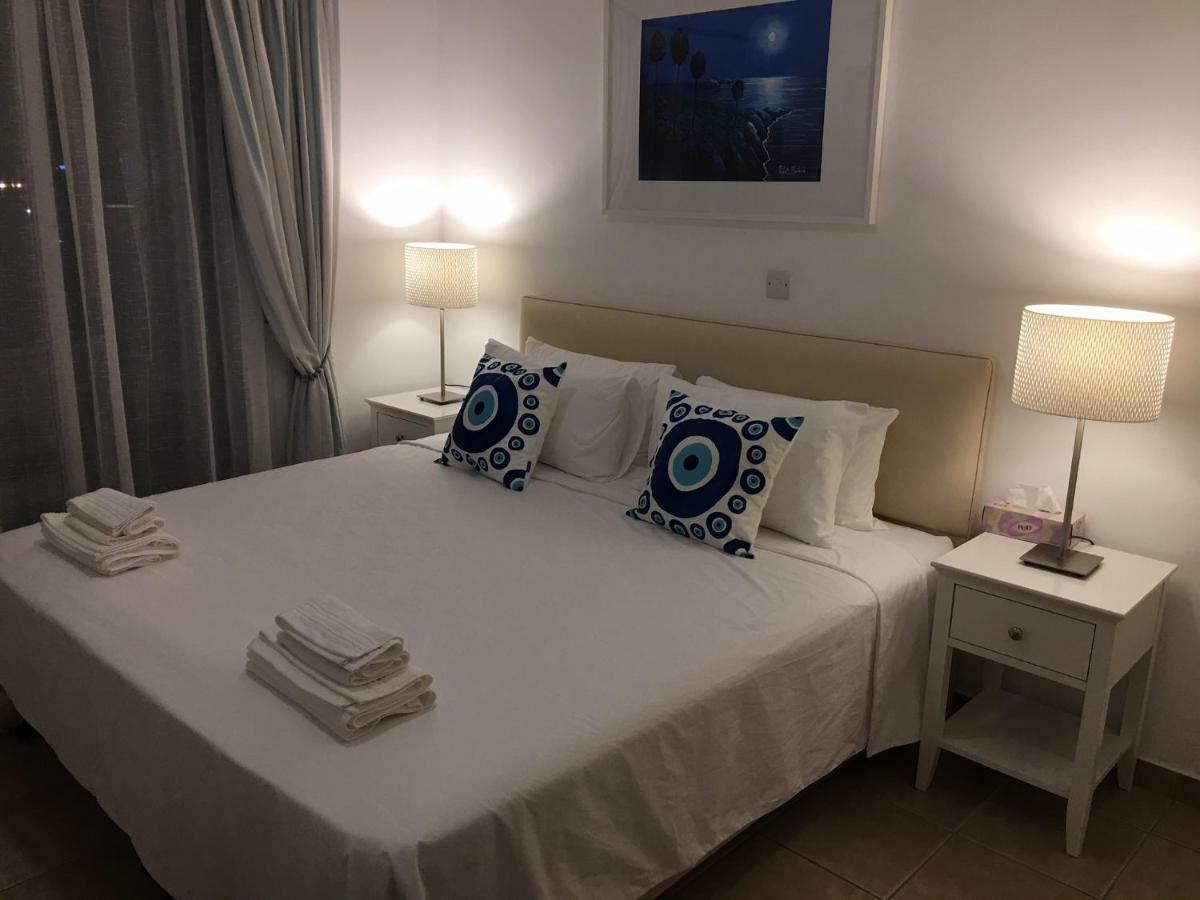 Kings Palace - Fabulous Pool-Side 2 Bed Apartment Paphos Eksteriør billede